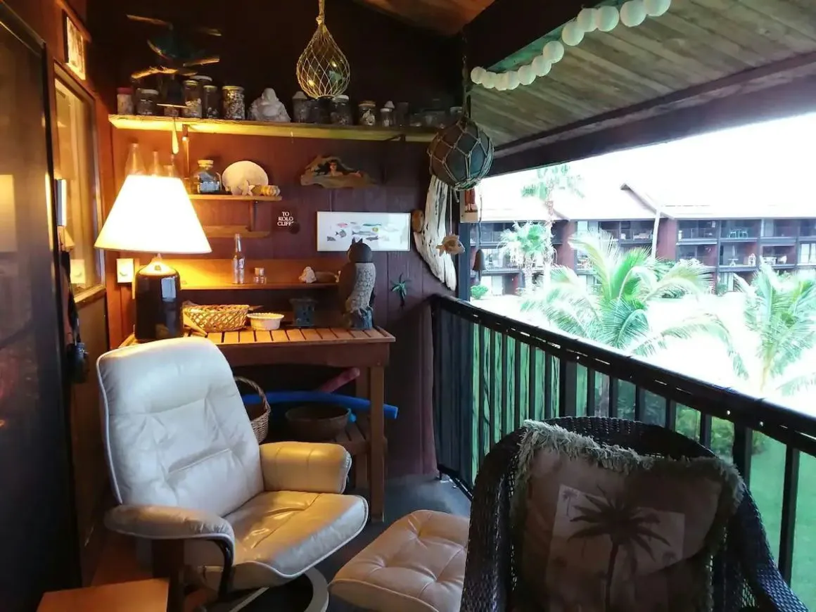 Eclectic Oceanfront Dream Molokai