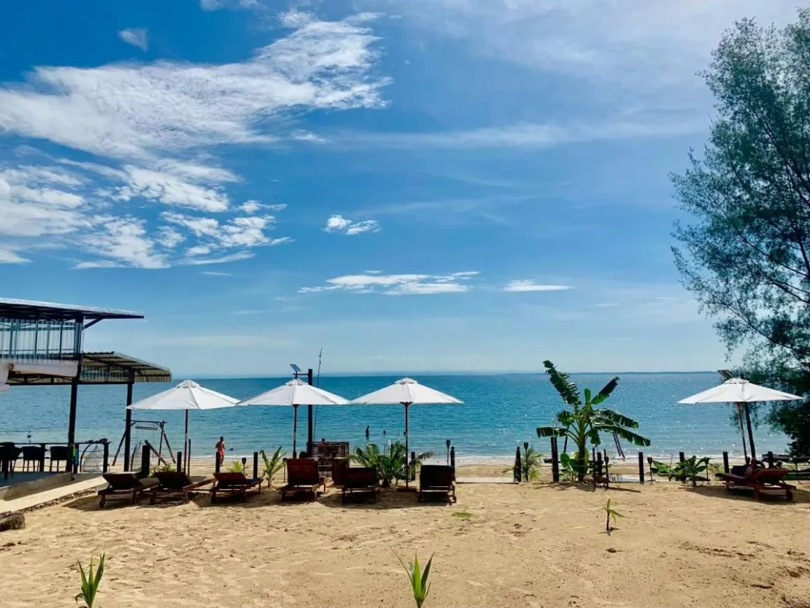 naroth beach bungalow koh rong