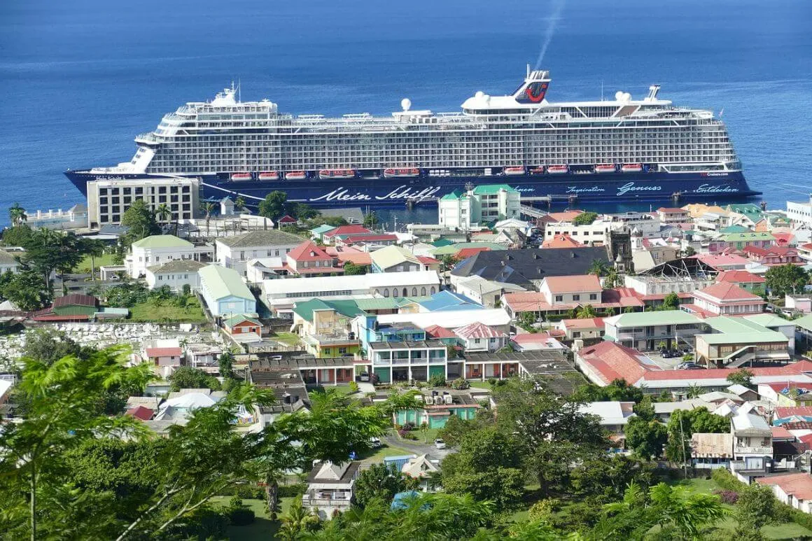 Dominica roseau cruise