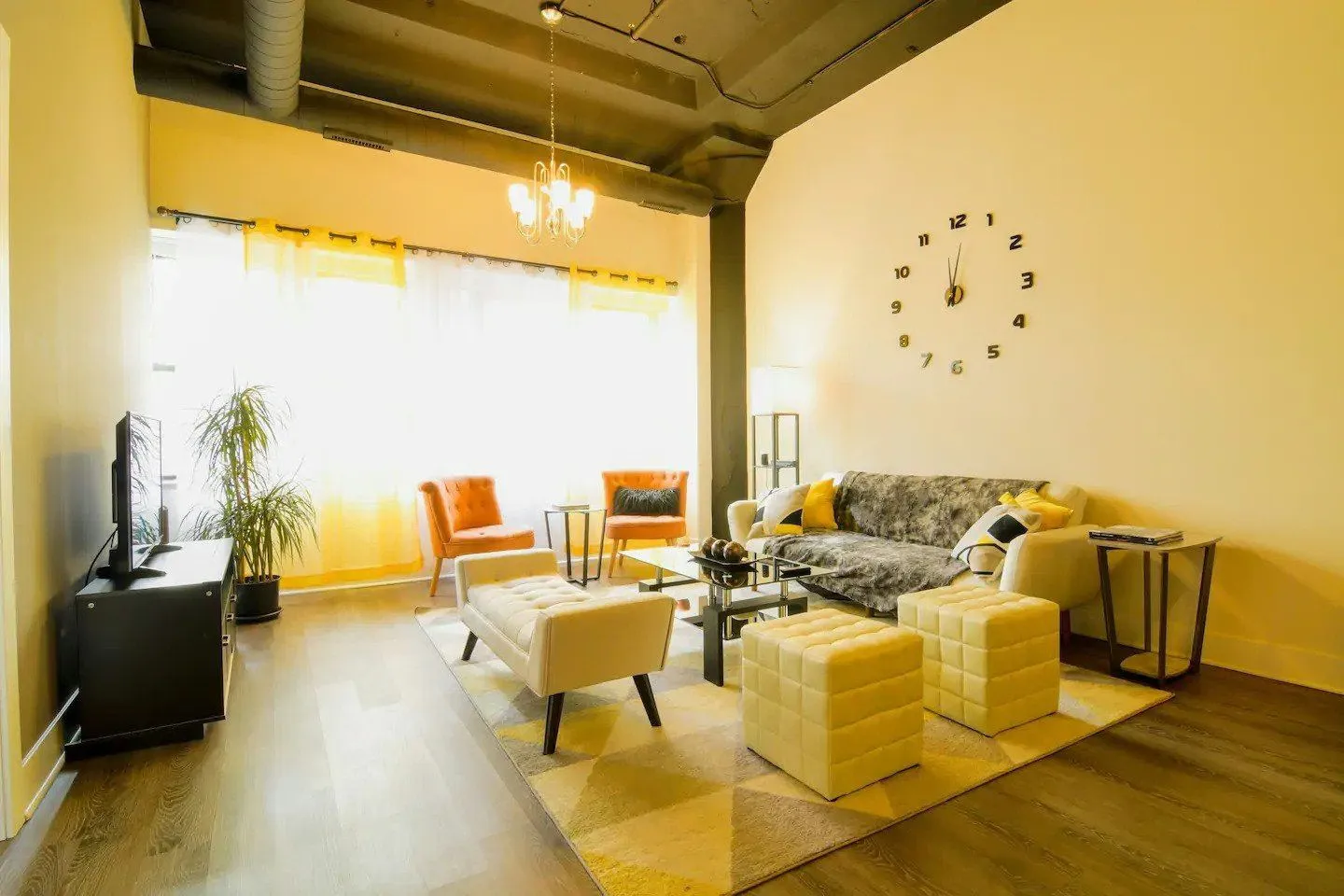 Stylish Apt w Thoughtful Touches