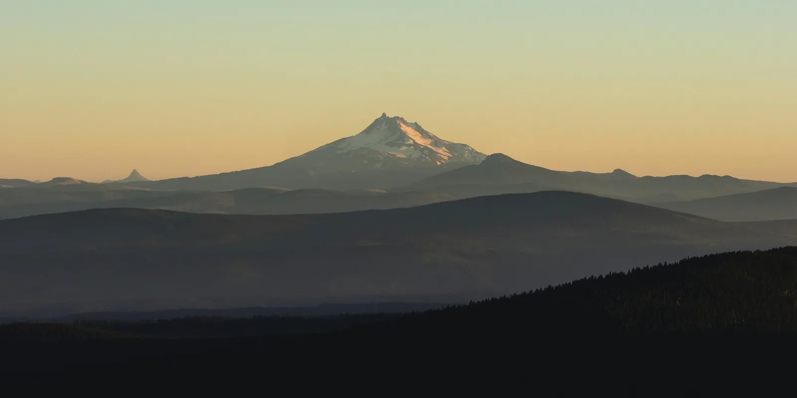 mount jefferson best hikes in oregon